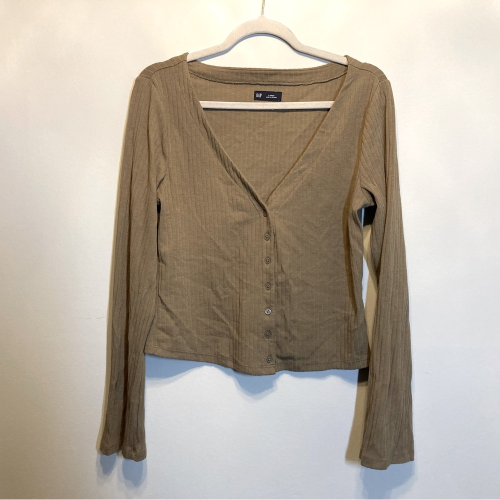 Gap L Cropped V Neck Top. Button Up Cardigan Tee